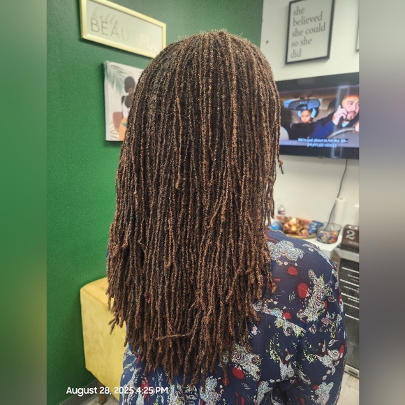 Meet your Posher, Malethea - Picture 1 of 1